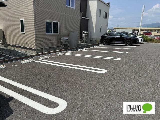 デュアル ベルライン 駐車場