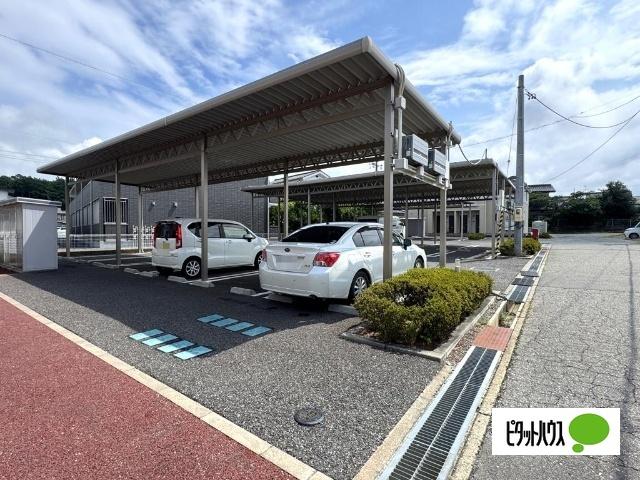 プラウディア 駐車場