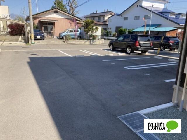 メゾン　ナカザワ　Ⅱ（102） 駐車場