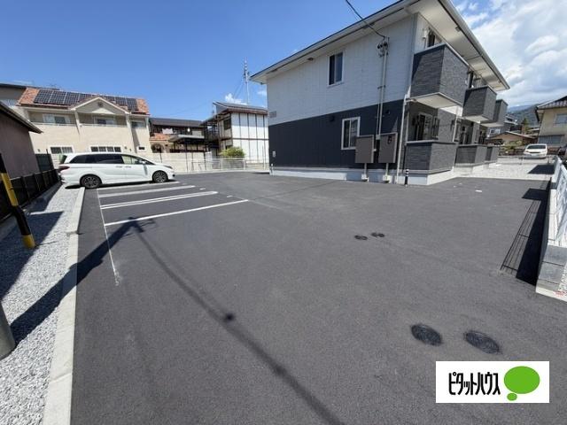 ベルファイン（202） 駐車場