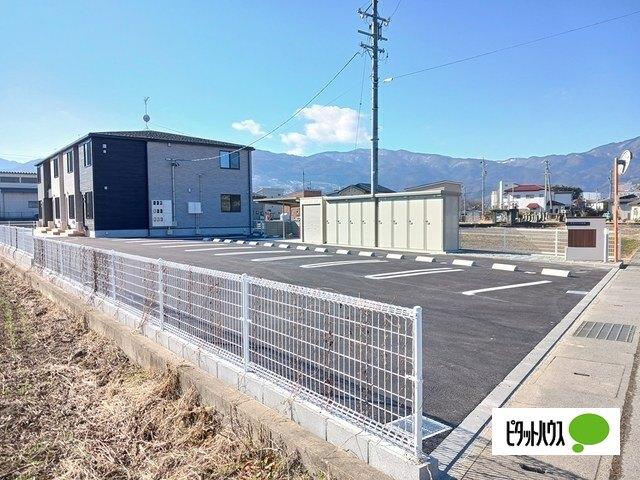 グランシャリオＭ（201） 駐車場