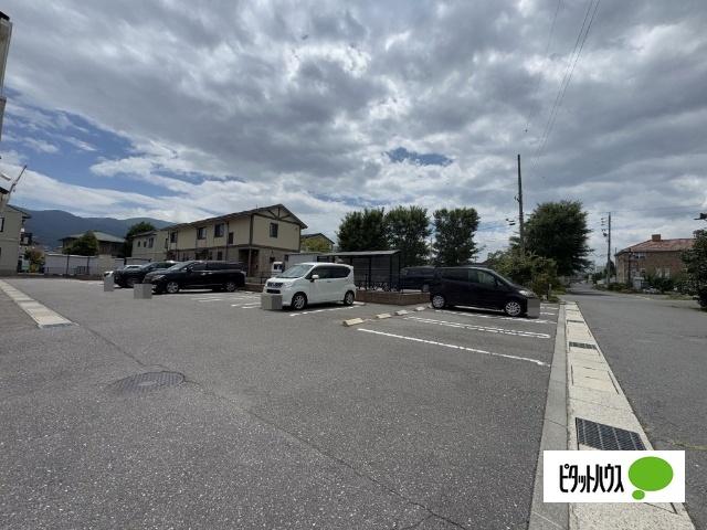 サンライフＴＯＤＡ（202） 駐車場