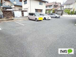 ウィル桜町　Ｄ（102） 駐車場