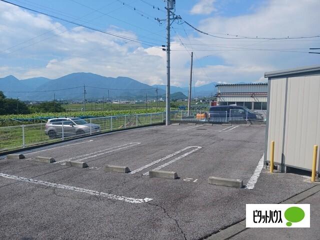 カーサ・ソーレ　Ａ（102） 駐車場