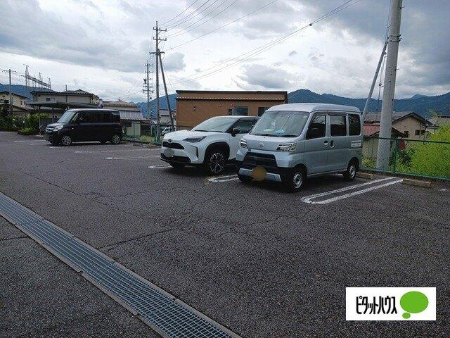 サンヒルズ　Ｂ（103） 駐車場