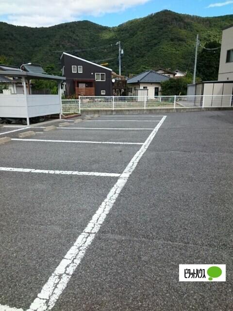 エディビレッヂ　Ｂ（102） 駐車場