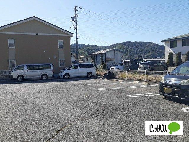 ニューリバーサイドフジ（104） 駐車場