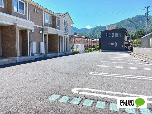 プリマクラッセ（105） 駐車場