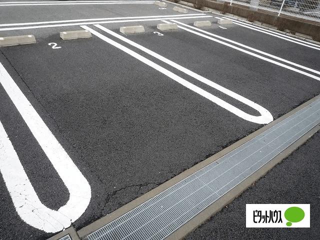 ローズ・パレス・ツバサ　Ｂ（101） 駐車場