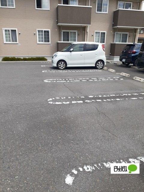 シャルマン　サンフラワー・ｉＡ（201） 駐車場