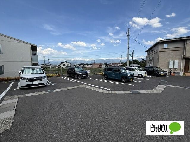 アリエッティ　Ｍ（202） 駐車場