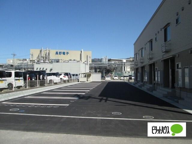 Ｊ-Ｒｏｏｍ☆妃　弐番館（101） 駐車場
