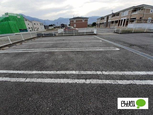 グランフィオーレ　Ａ（202） 駐車場