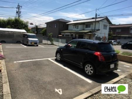 ライブリーパーク高橋　Ａ（101） 駐車場