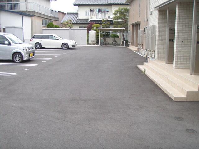 リキ（106） 駐車場