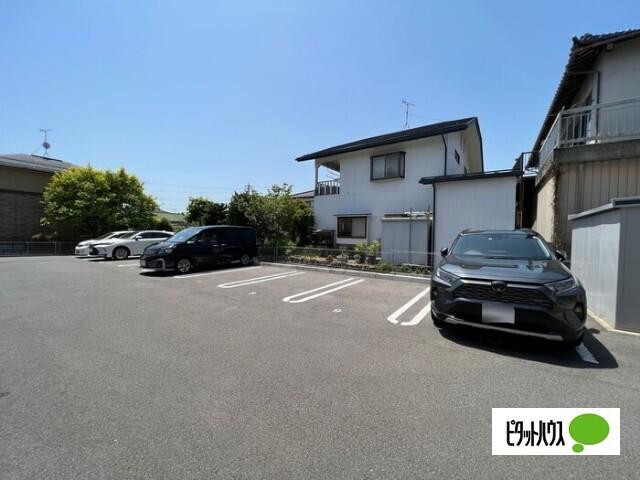 リキ（106） 駐車場