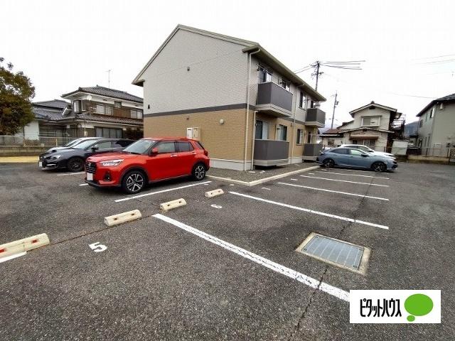 モダンコート・アイ　A（202） 駐車場