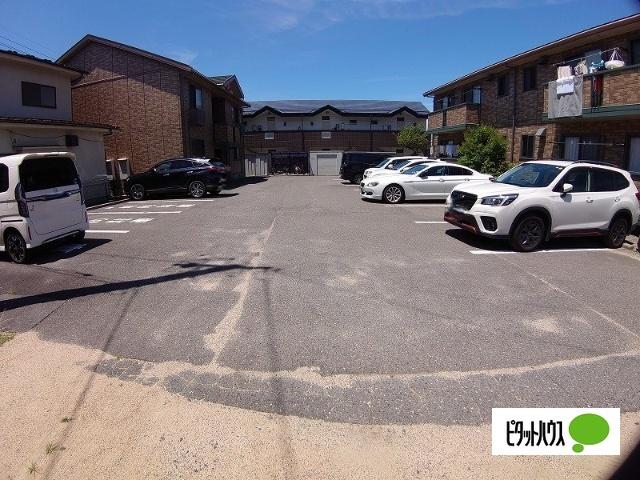 グリシーヌ　Ｃ（102） 駐車場