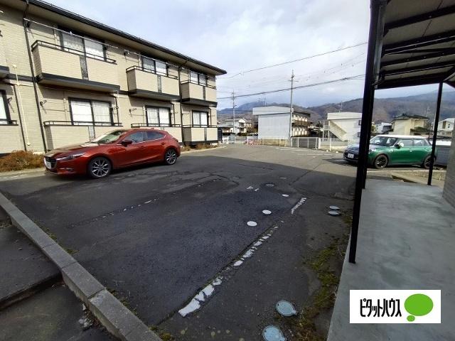 グランドール沢村　Ａ（A203） 駐車場