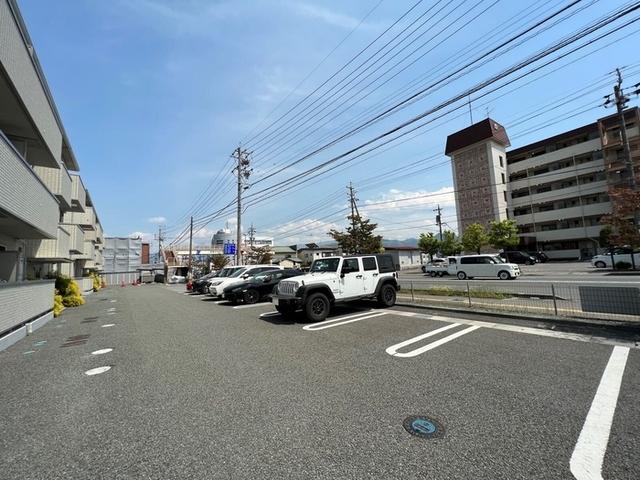 エスポワール・東和田　B（201） 駐車場
