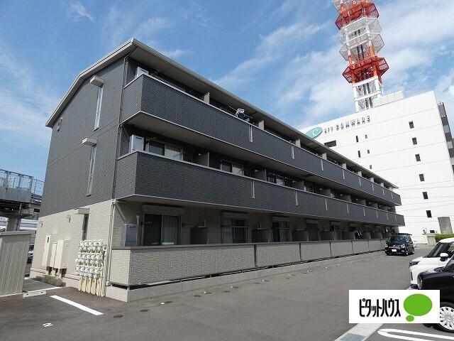 リヴェール中御所　C（102） 外観