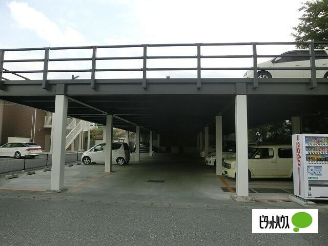 ガーデンハイツオリエンタル 駐車場