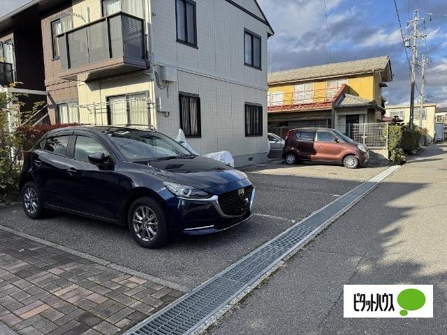 ディアスサンシャイン 駐車場
