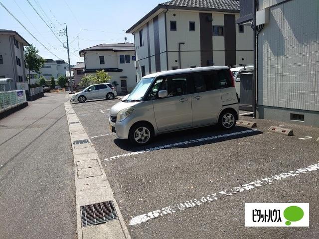 ディアス筑摩Ａ 駐車場