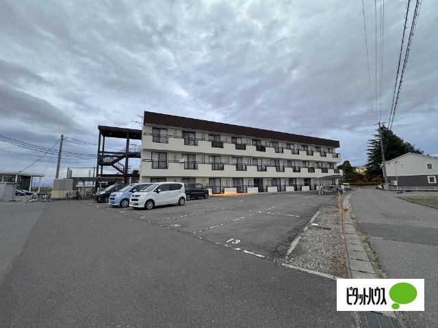 カリーテ飛翔 駐車場