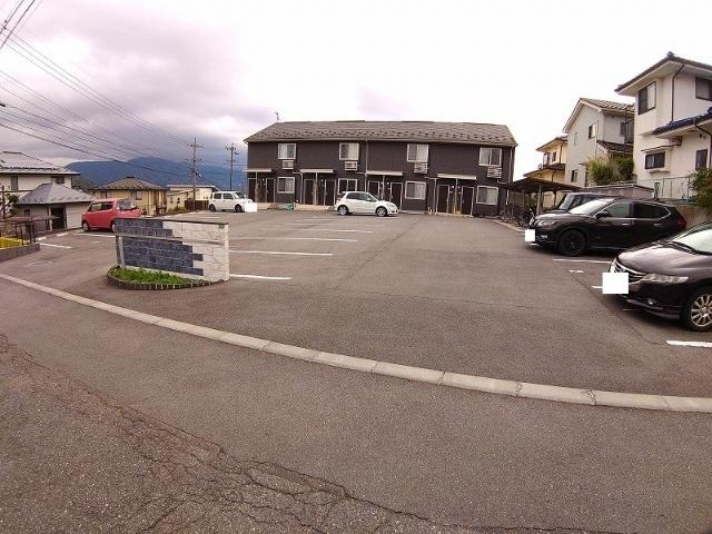 フェリオ城山 駐車場