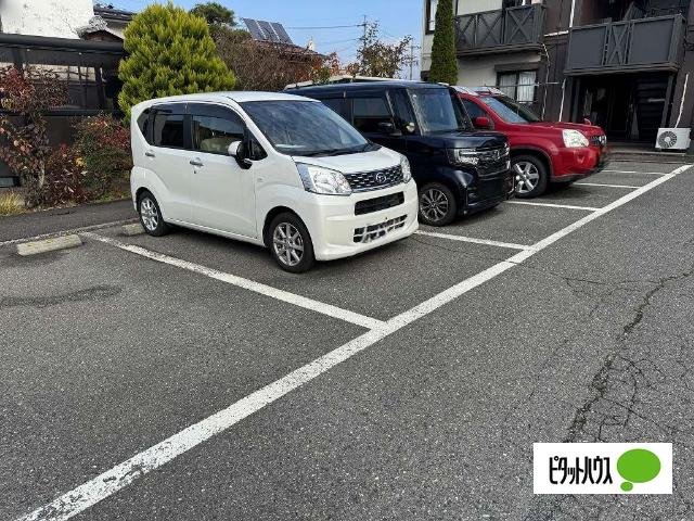 フレグランス清水 駐車場