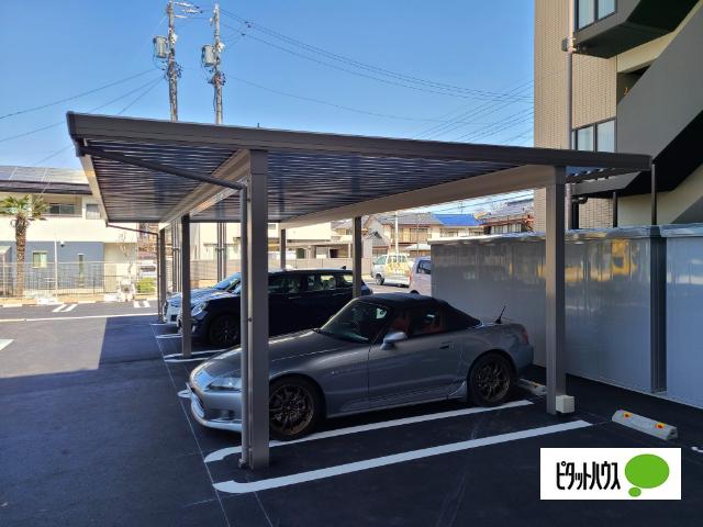 ジュヴネ白板 駐車場
