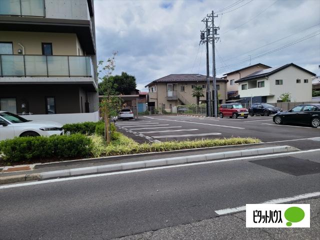 ジュヴネ白板 駐車場