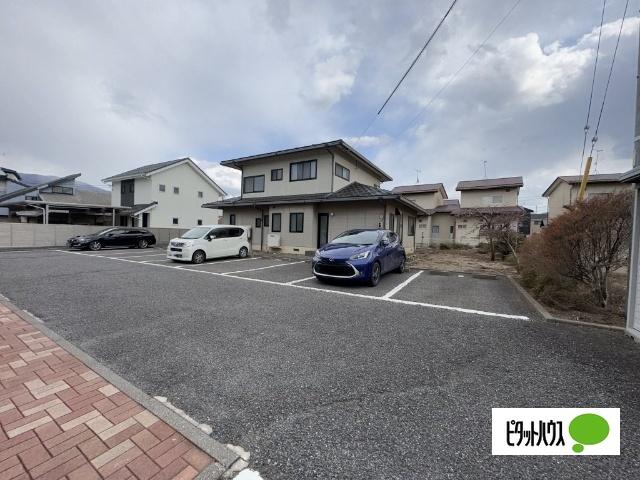 ベルデュール 駐車場