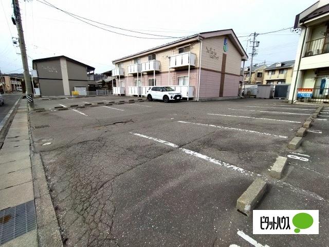 Surplus Twoピュアハイツ 駐車場