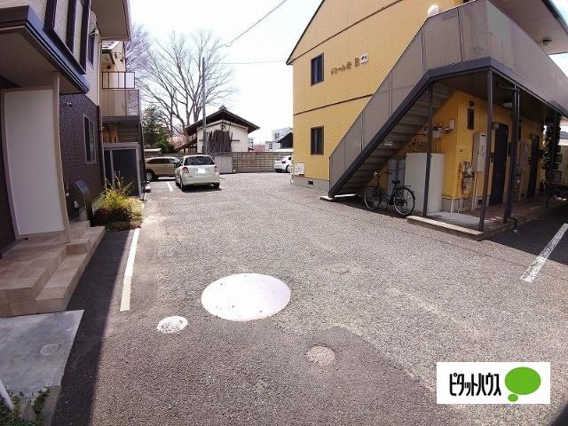 ドミール渚A 駐車場