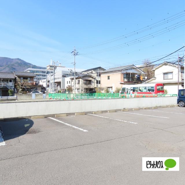 マンションアンビ 駐車場