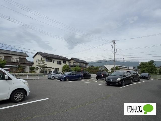 グラン・シャリオ 駐車場