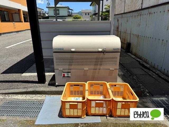 apartment 神明町３丁目