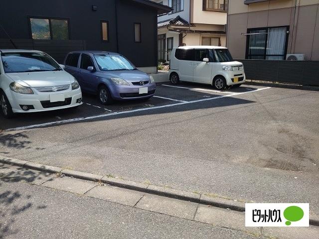 ボヌールことぶき 駐車場