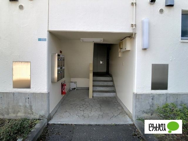 テレパレス丹波島１号棟 エントランス
