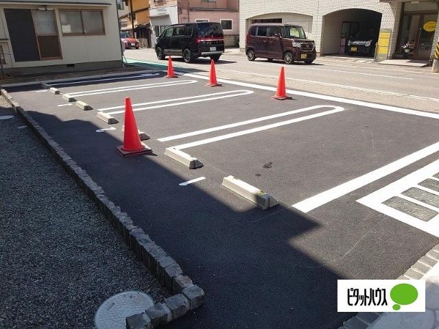 ステラ白板 駐車場
