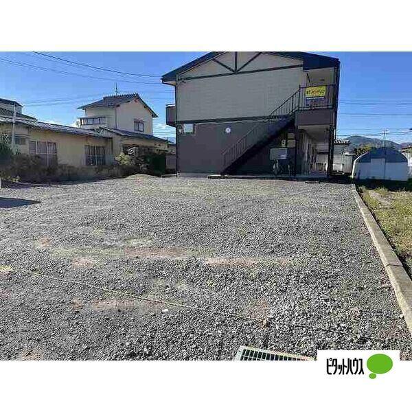 サープラス本郷 駐車場