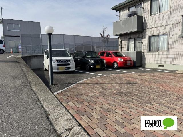ディアス石芝 駐車場
