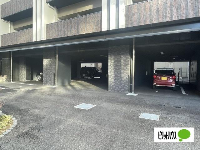 サーパス松本深志 駐車場