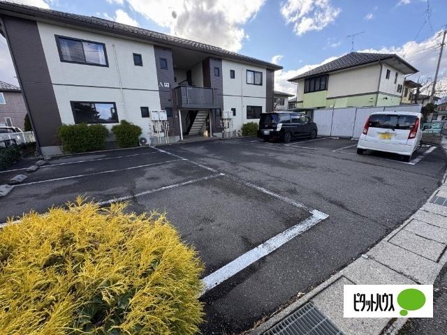 プランドールＡ 駐車場