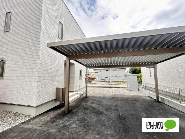 松本市城東一戸建 駐車場