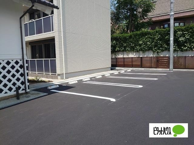 アトリエール桐 駐車場