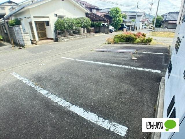 アビタシオンハラ 駐車場