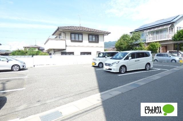 リバーサイドタワーＲＳＴ 駐車場